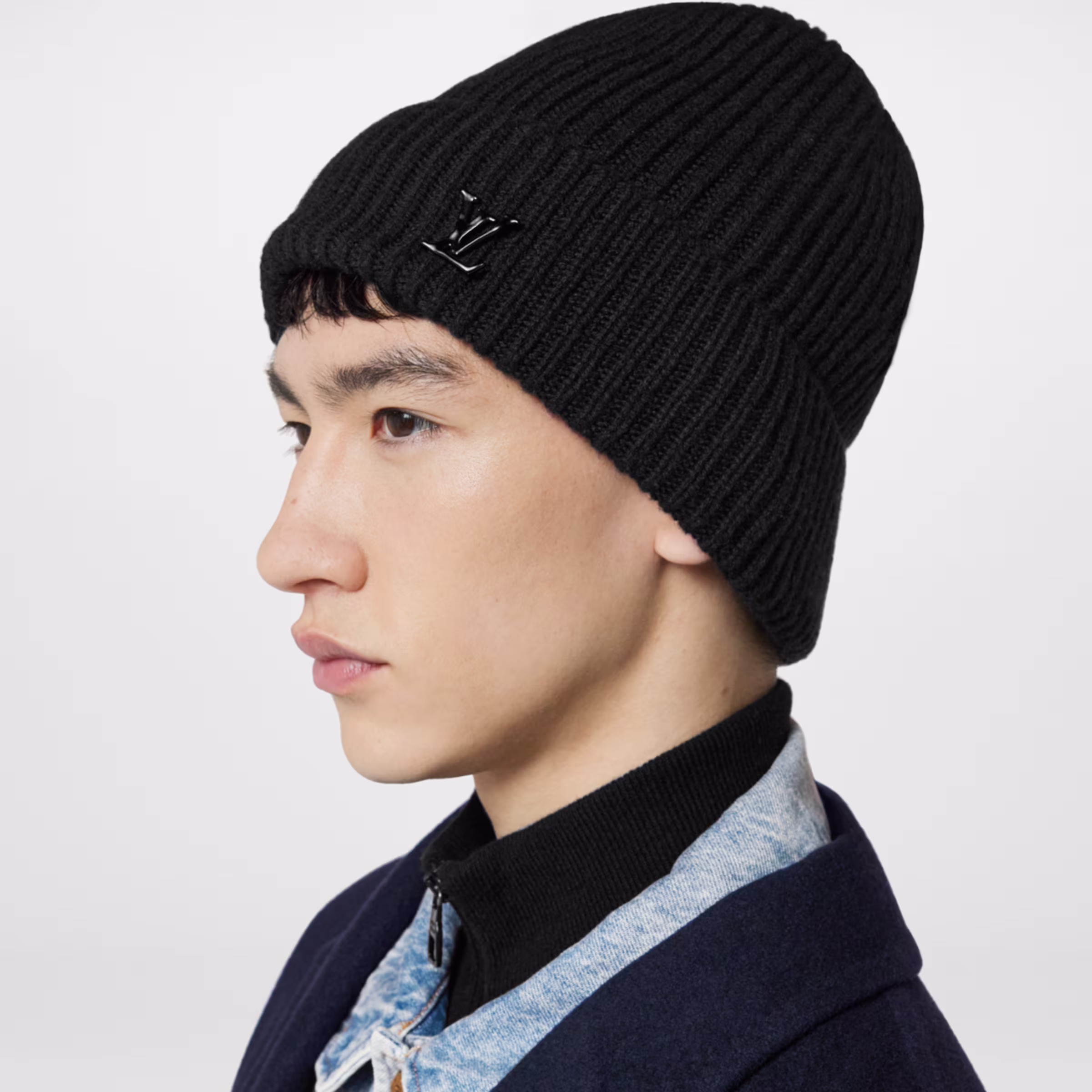 Copie de louis-vuitton-bonnet-lv-ahead-s00-chapeaux-et-gants--MP3246_PM1_Worn view (1)